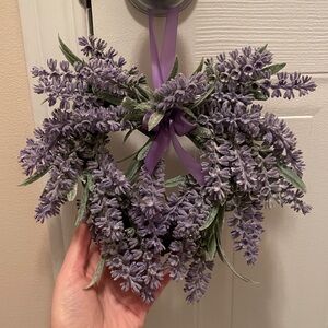 Faux flowers lavender heart with hanger decor